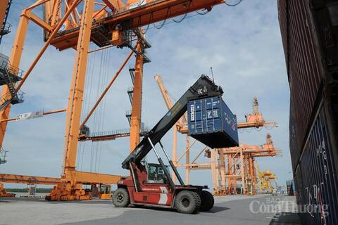 <a href="/kinh-te" title="Kinh tế" rel="dofollow">Kinh tế</a>