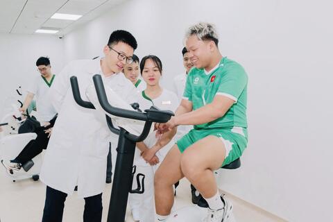 <a href="/kinh-te" title="Kinh tế" rel="dofollow">Kinh tế</a>