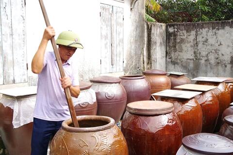 <a href="/dau-tu" title="Đầu tư" rel="dofollow">Đầu tư</a>