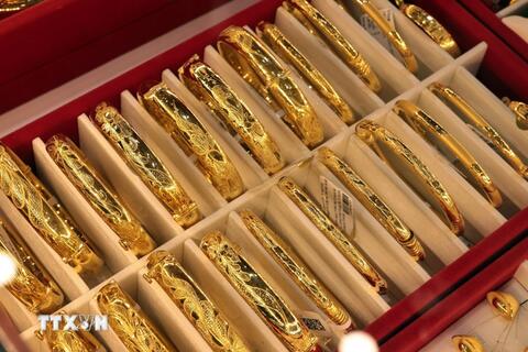 <a href="/thong-tin-thi-truong" title="Thông tin thị trường" rel="dofollow">Thông tin thị trường</a>