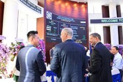 Từ chu kỳ dòng vốn đến bài toán hút vốn cho chứng khoán Việt Nam