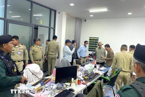 Thượng viện Campuchia thông qua dự luật chống lừa đảo trực tuyến