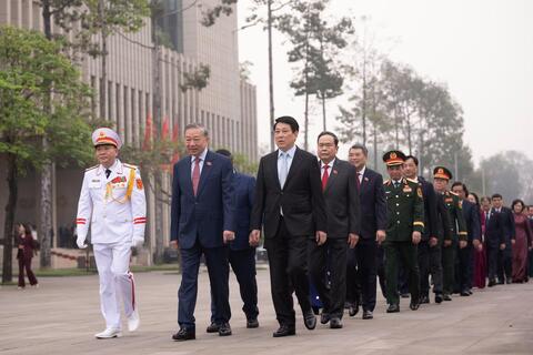 <a href="/tin-24h" title="Tin 24h" rel="dofollow">Tin 24h</a>