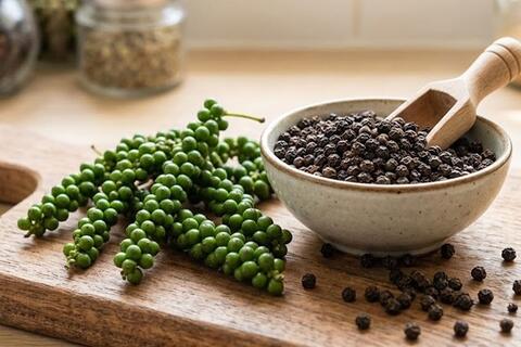 <a href="/thong-tin-thi-truong" title="Thông tin thị trường" rel="dofollow">Thông tin thị trường</a>