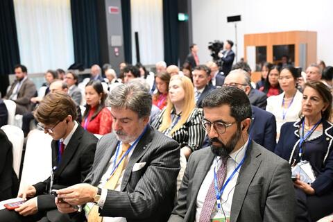 <a href="/kinh-te" title="Kinh tế" rel="dofollow">Kinh tế</a>