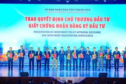 <a href="/dau-tu" title="Đầu tư" rel="dofollow">Đầu tư</a>