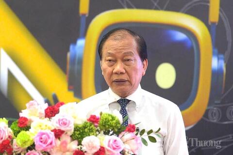 <a href="/dau-tu" title="Đầu tư" rel="dofollow">Đầu tư</a>