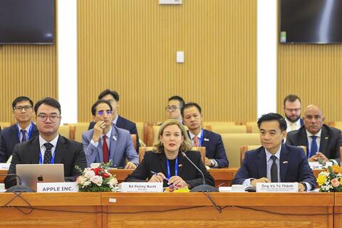 <a href="/kinh-te" title="Kinh tế" rel="dofollow">Kinh tế</a>