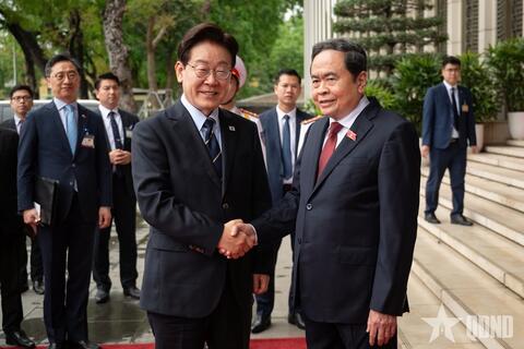 <a href="/tin-24h" title="Tin 24h" rel="dofollow">Tin 24h</a>