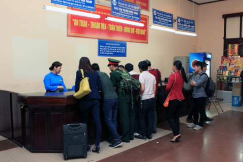 Từ ngày 15/5, hành khách có thể đổi vé, trả vé tàu trực tuyến