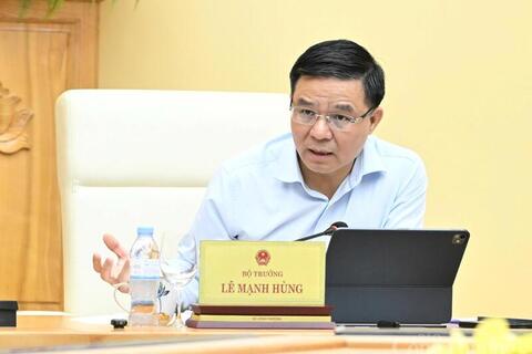 Chùm ảnh: Bộ trưởng Lê Mạnh Hùng làm việc với Vụ Kế hoạch Tài chính và Quản lý doanh nghiệp