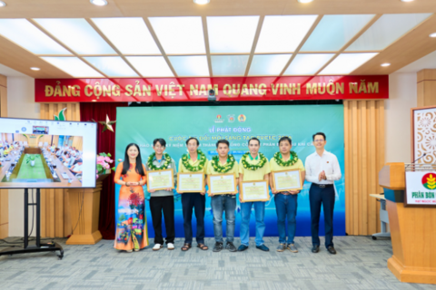 <a href="/nangluong-cuocsong" title="Năng lượng - Cuộc sống" rel="dofollow">Năng lượng - Cuộc sống</a>