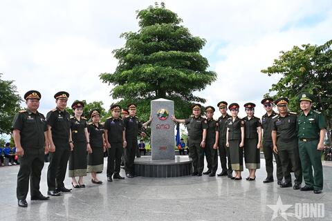 Sĩ quan trẻ ba nước Việt Nam - Lào - Campuchia tổ chức nhiều hoạt động ý nghĩa tại xã Bờ Y