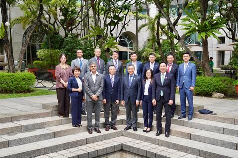 <a href="/nangluong-cuocsong" title="Năng lượng - Cuộc sống" rel="dofollow">Năng lượng - Cuộc sống</a>
