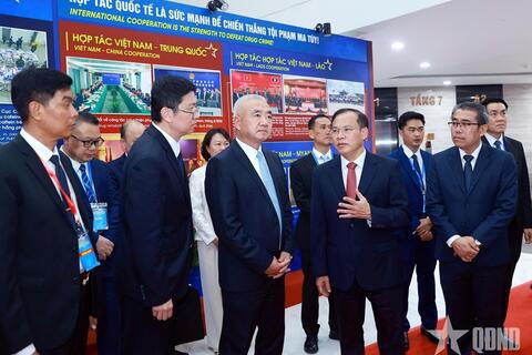 <a href="/xuc-tien" title="Xúc tiến" rel="dofollow">Xúc tiến</a>