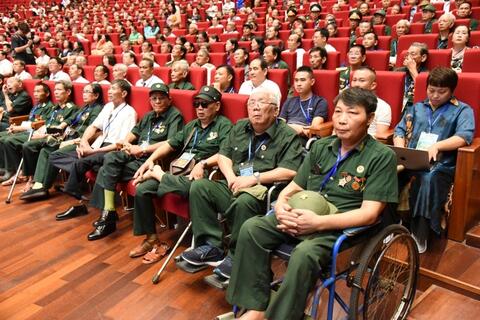 <a href="/tai-chinh" title="Tài chính" rel="dofollow">Tài chính</a>