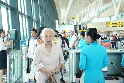 <a href="/kinh-te" title="Kinh tế" rel="dofollow">Kinh tế</a>