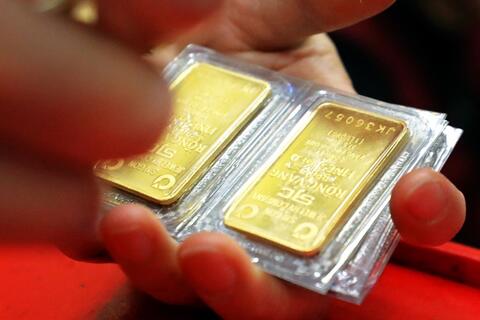 <a href="/thong-tin-thi-truong" title="Thông tin thị trường" rel="dofollow">Thông tin thị trường</a>