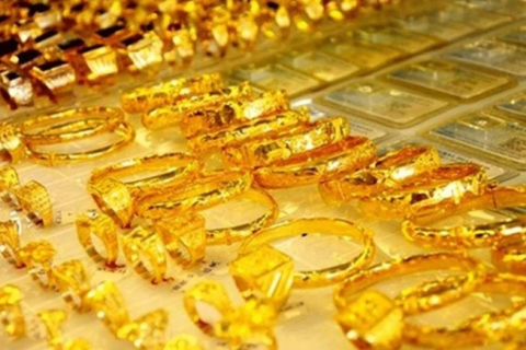 <a href="/thong-tin-thi-truong" title="Thông tin thị trường" rel="dofollow">Thông tin thị trường</a>