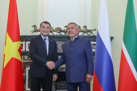Thủ tướng Lê Minh Hưng gặp Người đứng đầu Cộng hòa Tatarstan