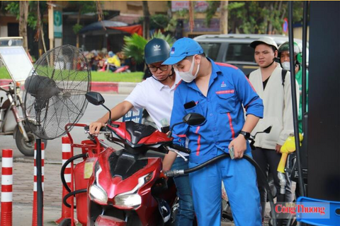 Giá xăng dầu hôm nay 25/6: Tiếp tục giảm sâu