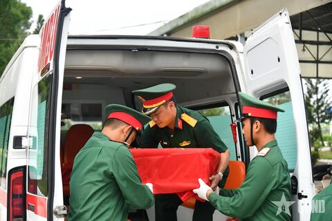 Cần Thơ: Bàn giao 670 mẫu sinh phẩm hài cốt liệt sĩ chưa rõ thông tin để giám định ADN