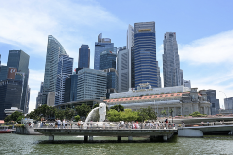 Singapore tăng giá điện, khí đốt do chi phí năng lượng leo thang