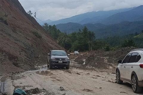 An toàn giao thông: Chủ động ứng phó với mưa lũ, bảo đảm thông suốt các tuyến đường