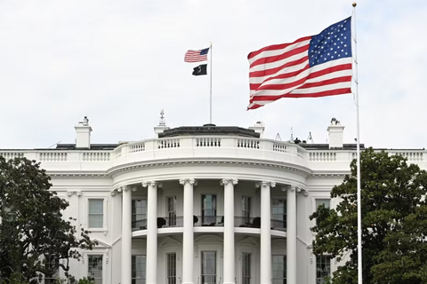 Tổng thống Trump ký sắc lệnh mới siết quyền công dân theo nơi sinh, mở rộng chống “du lịch sinh con”