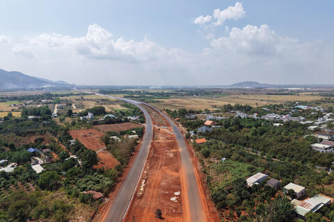 <a href="/dau-tu" title="Đầu tư" rel="dofollow">Đầu tư</a>