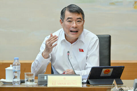 <a href="/thong-tin-thi-truong" title="Thông tin thị trường" rel="dofollow">Thông tin thị trường</a>