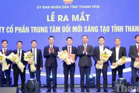 <a href="/dau-tu" title="Đầu tư" rel="dofollow">Đầu tư</a>