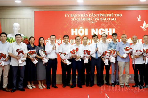Phú Thọ: Hiệu trưởng trở lại làm giáo viên là thể hiện tình yêu nghề