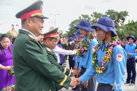 Thượng tướng Lê Quang Minh dự lễ xuất quân các đội tìm kiếm, quy tập hài cốt liệt sĩ tại Campuchia của Quân khu 7