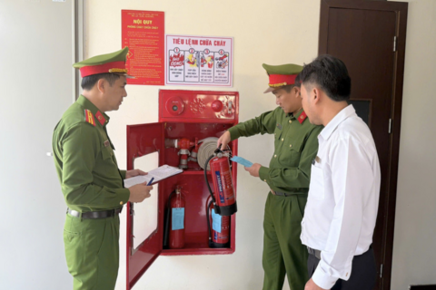 <a href="/dau-tu" title="Đầu tư" rel="dofollow">Đầu tư</a>