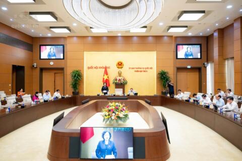 <a href="/dau-tu" title="Đầu tư" rel="dofollow">Đầu tư</a>