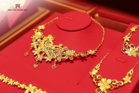 <a href="/thong-tin-thi-truong" title="Thông tin thị trường" rel="dofollow">Thông tin thị trường</a>