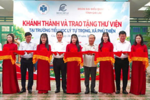 EPU lan tỏa tri thức, trao tặng thư viện cho học sinh ở Gia Lai