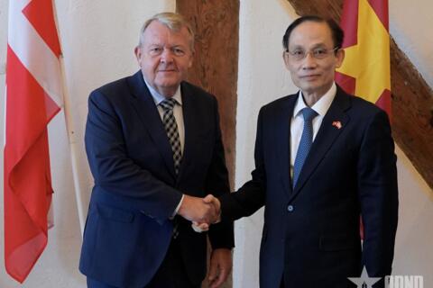 Bộ trưởng Ngoại giao Lê Hoài Trung gặp Bộ trưởng Ngoại giao Đan Mạch Lars Løkke Rasmussen