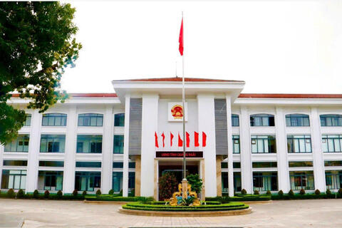 <a href="/dau-tu" title="Đầu tư" rel="dofollow">Đầu tư</a>
