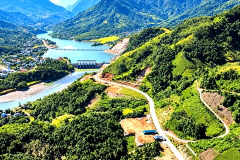 <a href="/dau-tu" title="Đầu tư" rel="dofollow">Đầu tư</a>
