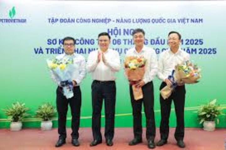 Petrovietnam biểu dương các đơn vị xuất sắc trong sản xuất kinh doanh 6 tháng đầu năm