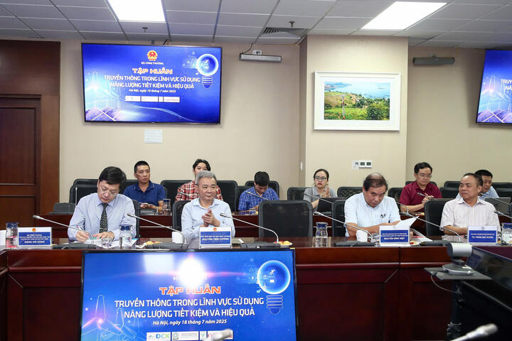 Bộ Công Thương tổ chức tập huấn truyền thông sử dụng năng lượng tiết kiệm