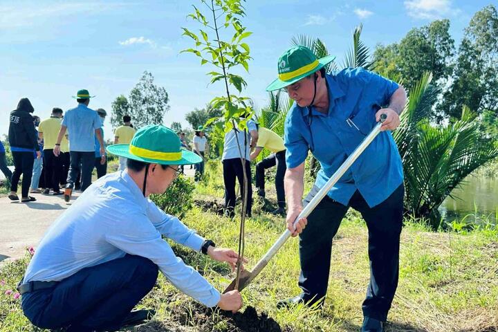 “Triệu bước chân” lan tỏa yêu thương từ Đất Mũi