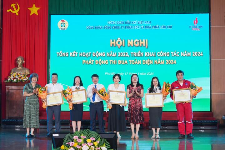 Chuyện về nữ cán bộ công đoàn tận tâm vì người lao động