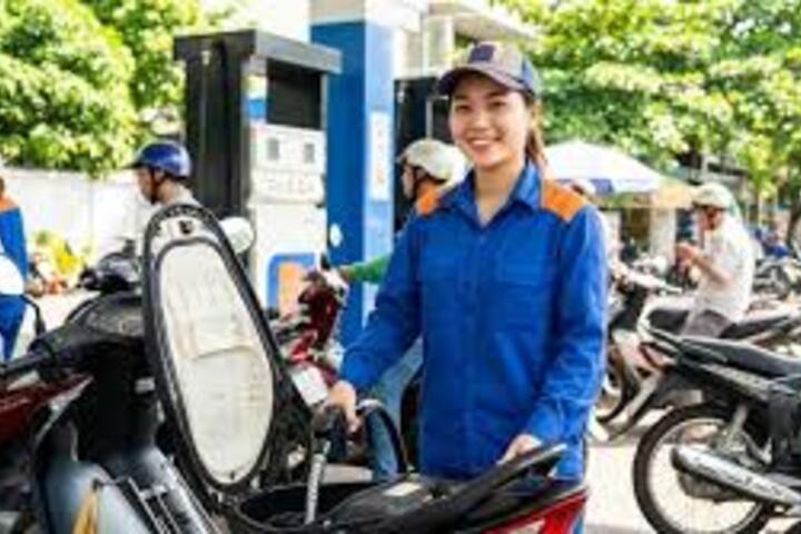 Giá xăng dầu hôm nay 05/12/2025: Tiếp tục tăng nhẹ