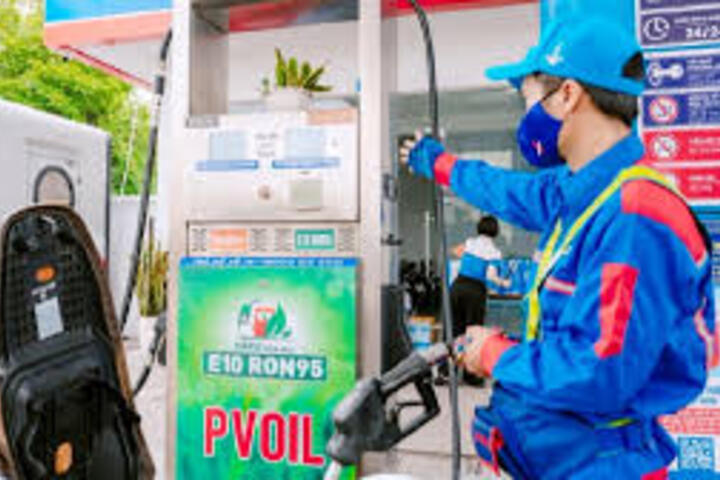 Giá xăng dầu hôm nay 11/12/2025: Giảm nhẹ