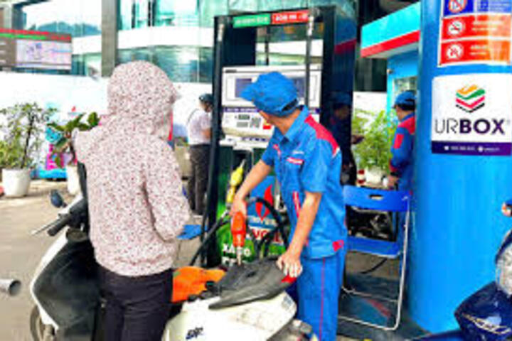 Giá xăng dầu hôm nay 13/1/2026: Duy trì mức cao nhất trong 5 tuần