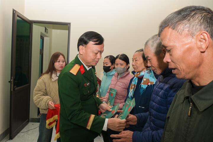 Petrovietnam/PVFCCo - Phú Mỹ chăm lo Tết cho người dân và cựu chiến binh khó khăn