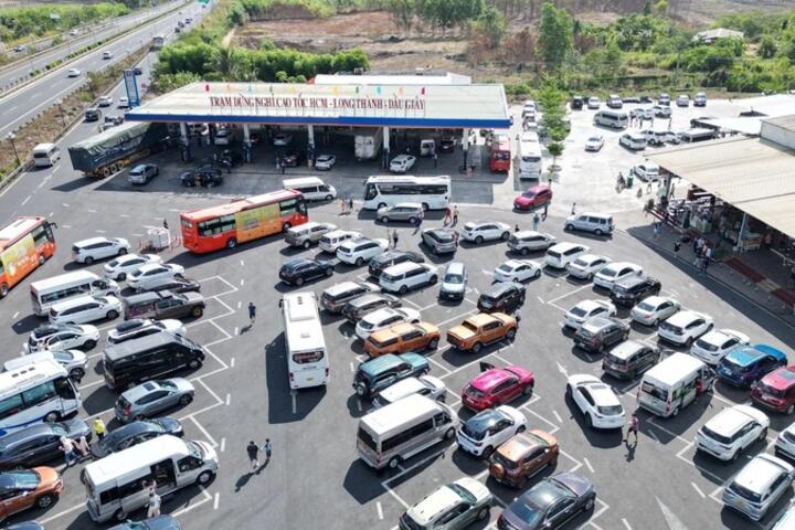 Bảo đảm nguồn cung xăng dầu trên cao tốc TP. Hồ Chí Minh - Long Thành - Dầu Giây